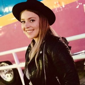 Meet your Posher, Oliana